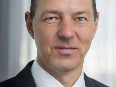 Dirk Warzecha (COO)